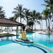 Hotel bintang lima memiliki kolam renang yang cukup besar untuk digunakan oleh para tamu yang menginap. Dok.(Tiket.com)