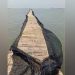 Tangkapan Layar Pemagaran jembatan yang membentang Perairan Laut di Wilayah Pesisir Tangerang