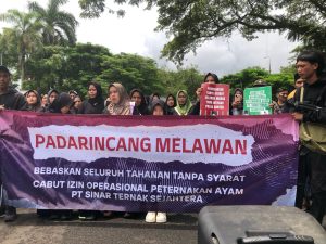 Warga Cibetus Padarincang Kabupaten Serang Berdemonstrasi Desak DPRD Cabut izin PT STS di Wilayahnya. Dok. Walan.id