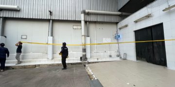 Penyegelan oleh KLH dan Bapeten terkait sumber radioaktif di PT PMT Cikande. Dok. (KLH)