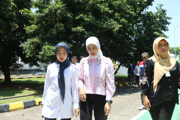 Bupati Serang Ratu Zakiyah mendampingi DPR RI Komisi XII Putri Zulkifli Hasan saat Kunker ke PT PGN. dok (Kominfosatik).