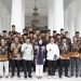 Bupati Serang Ratu Zakiyah dan Kadis DPMD Rudy Suhartono foto bersama PABPDSI Kabupaten Serang usai Audensi di Pendopo Bupati. dok (dokpim)