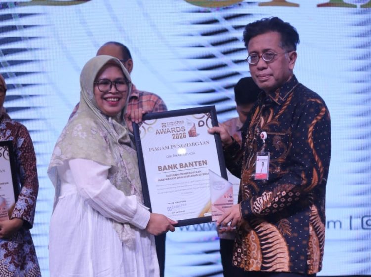 Bank Banten meraih penghargaan Ekbispar Award 2026 dalam pelayanan kepada masyarakat. Dok (ist)