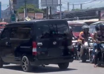 Jalan di kawasan pantai Anyer terjadi kemacetan pada libur liburan. Dok. (Ist)