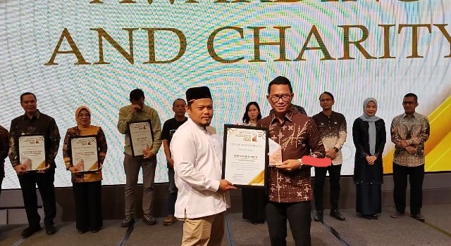 Anggota DPRD Kabupaten Serang dari Fraksi Partai Gerindra Ahmad Muhibbin Diganjar Penghargaan Ekbispar Award 2026. Dok. (Nurlan)