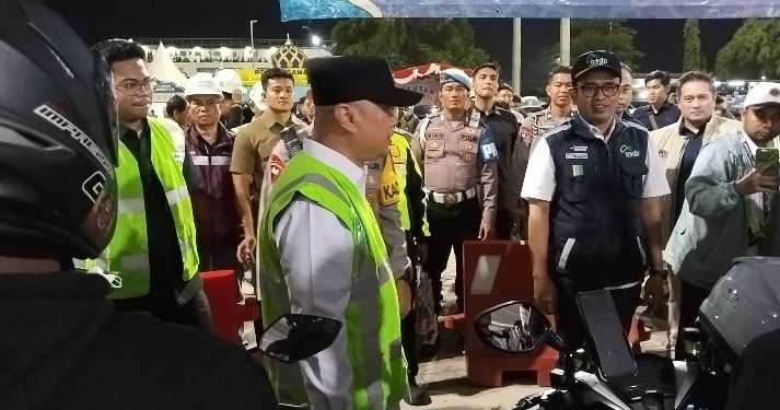 Menhub Dudy Purwagandhi Tinjau pelabuhan Ciwandan pastikan para pemudik aman dan nyaman. Dok. (Nurlan)