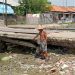 Kondisi Jembatan Kali Peng di Desa Lontar Tirtayasa Kabupaten Serang Hampir Ambruk. Dok. (Ist)