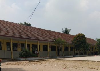 Kondisi SDN Teras 1 Kecamatan Carenang nampak sepi para siswa saat KBM. Dok. (Ist)