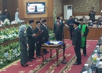 Prosesi pelantikan PAW anggota DPRD Kabupaten Serang Ahmad Yamin yang menggantikan Alm. H. Sahari. Dok. (Nurlan)