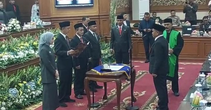 Prosesi pelantikan PAW anggota DPRD Kabupaten Serang Ahmad Yamin yang menggantikan Alm. H. Sahari. Dok. (Nurlan)