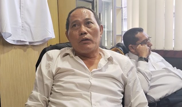 Ketua Komisi 2 DPRD Kabupaten Serang, Abdul Basit saat di wawancara diruang kerjanya. Dok. (Nurlan)