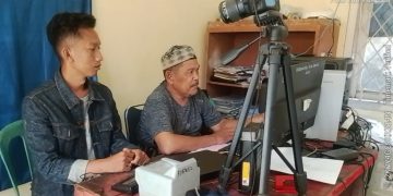 Petugas UPT Kecamatan saat Melayani Pelayanan secara hybrid Online dokumen Adminduk selama libur dan cuti bersama.Dok. (Istimewa)