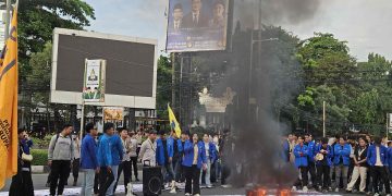 Aksi Mahasiswa menggelar Aksi Demontrasi di Perempatan Ciceri Kota Serang. Dok (Ist)