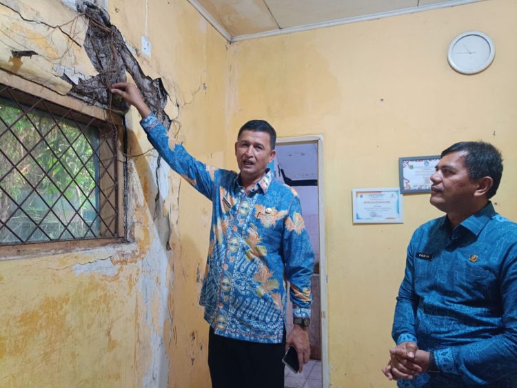 Sekda Kabupaten Serang Zaldi Dhuhana saat meninjau kantor BPBD di Taman Sari Kota Serang.