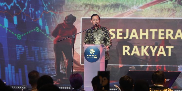 Menteri Koordinator Bidang Infrastruktur dan Pembangunan Kewilayahan Agus Harimurti Yudhoyono menyampaikan sambutan pada pembukaan Lestari Summit & Awards 2026. Dok. (Ist)