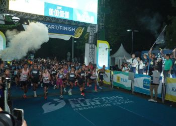 Para peserta memadati garis start saat flag off PLN Electric Run 2025 di kawasan Indonesia Convention Exhibition (ICE) Bumi Serpong Damai, Tangerang tahun 2025. Dok. (Ist)