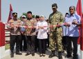 Bupati Serang Ratu Rachmatuzakiyah meresmikan jembatan armco hybrid yang dibangun kodim serang. Dok. (Nurlan)