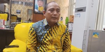 Ketua DPRD Kabupaten Serang Bahrul Ulum saat diwawancarai diruang Kerjanya. Dok. (Nurlan)