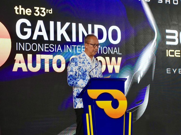 Menteri Perindustrian Agus Gumiwang Kartasasmita saat menyampaikan capaian pertumbuhan penjualan kendaraan listrik. Dok. (Ist)