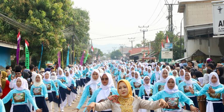 4500 Warga Ikuti Tari Kolosal di Kecamatan Padarincang Kabupaten Serang. Dok. (Ist)