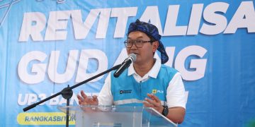 General Manager PLN UID Banten Tonny Bellamy saat menyampaikan revitalisasi dan pembenahan Gudang PLN UP3 Banten Selatan. Dok. (Ist)
