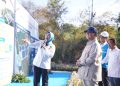 Presiden Republik Indonesia, Prabowo Subianto didampingi Menteri ESDM, Bahlil Lahadalia (kanan), dan Direktur Utama PLN, Darmawan Prasodjo (kedua dari kanan) saat mendengarkan pemaparan walking gallery oleh Direktur Jenderal Energi Baru. Dok. (Ist)
