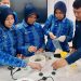 Siswi SMA Taruna Nusantara Magelang secara antusias mengikuti pelatihan pembuatan lilin aromaterapi dari maggot. Dok (Ist)