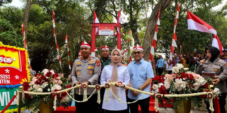Bupati Serang Ratu Rachmatuzakiyah dan Kapolres Serang AKBP Andri Kurniawan meresmikan jembatan MP Presisi di Jawilan. Dok. (Ist)