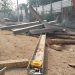 Material kerangka jembatan yang ambruk akibat tanah bergeser. Dok. (Nurlan)