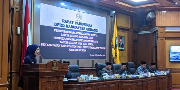 Bupati Serang Ratu Rachmatuzakiyah saat menyampaikan Raperda tentang perubahan APBD 2026. Dok. (Ist)