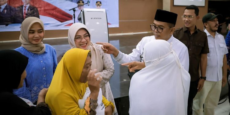 Gubernur Banten Andra Soni meninjau pelaksanaan CKG di Universitas Faletehan, Kecamatan Kramatwatu, Kabupaten Serang, Sabtu 5 September 2026. Dok. (Ist)