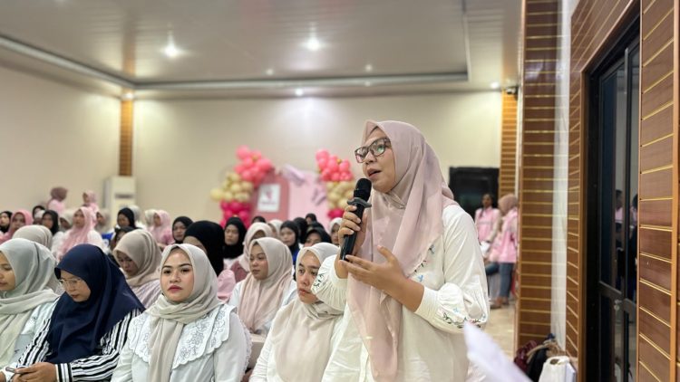 Antusiasme mahasiswi dan dosen Sekolah Tinggi Ilmu Ekonomi (STIE) Bima, Kota Bima, Nusa Tenggara Barat. Dok. (Ist)