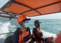 Tim Basarnas Banten saat melakukan pencarian terhadap 5 wartawan dan awak kapal speedboat yang hilang kontak. Dok. (Ist)