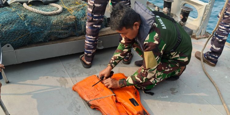 TNI AL temukan pelampung diperairan Cikoneng Anyer. Dok. (Ist)