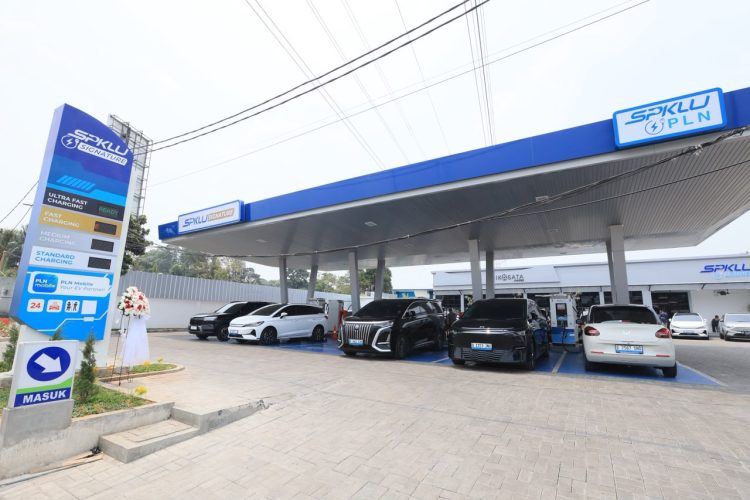 Tampak depan SPKLU Signature Andara yang berada di Cinere, Depok. Fasilitas ini menjadi SPKLU ke-5.081 dan SPKLU Signature keempat yang dioperasikan PLN. Dok. (Ist)