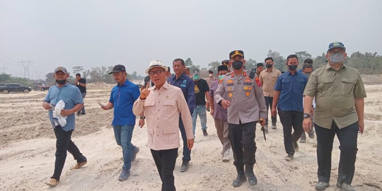 Mendes Yandri Susanto sidak galian c di Kragilan Kabupaten Serang, Banten. Dok (ist)
