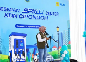 Sambutan dalam acara peresmian SPKLU Center XDN Cipondoh, disampaikan oleh Manager PLN UP3 Cikokol, Ibu Eka Rahma Daniati. Dok (ist)