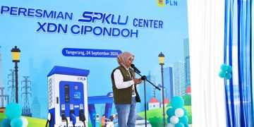 Sambutan dalam acara peresmian SPKLU Center XDN Cipondoh, disampaikan oleh Manager PLN UP3 Cikokol, Ibu Eka Rahma Daniati. Dok (ist)