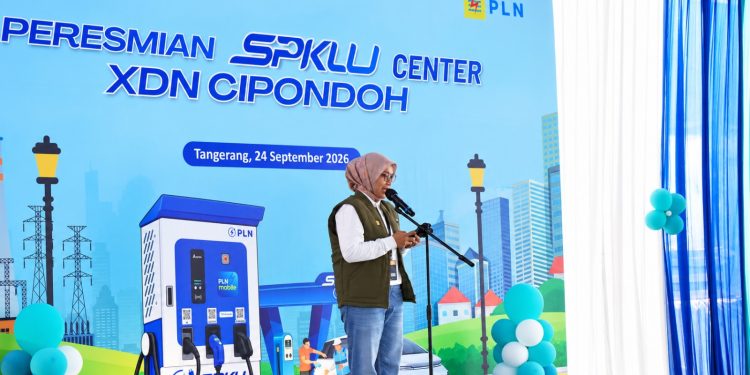 Sambutan dalam acara peresmian SPKLU Center XDN Cipondoh, disampaikan oleh Manager PLN UP3 Cikokol, Ibu Eka Rahma Daniati. Dok (ist)