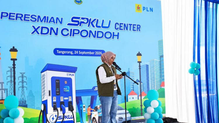 Sambutan dalam acara peresmian SPKLU Center XDN Cipondoh, disampaikan oleh Manager PLN UP3 Cikokol, Ibu Eka Rahma Daniati. Dok (ist)