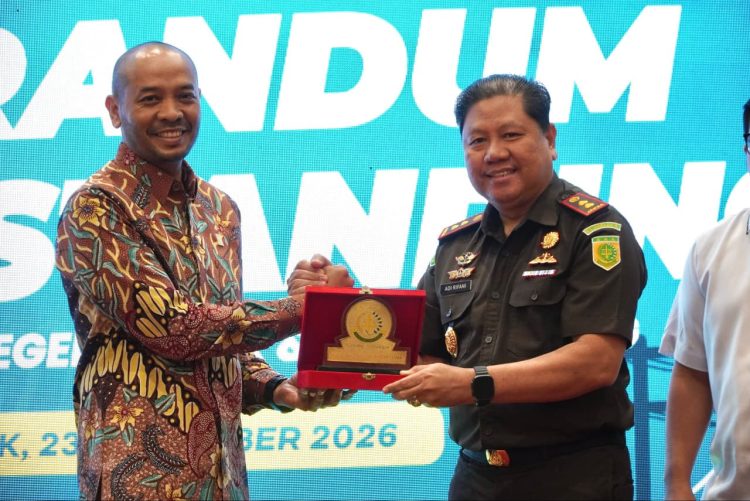 Penandatanganan MoU PLN UP3 Banten Selatan dengan Kejaksaan Negeri Lebak dan Pandeglang. Dok (ist)