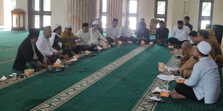 Aliansi masyarakat beraudiensi dengan pemkot serang mendesak untuk menutup THM di wilayah Kota Serang. Dok. (Ist)
