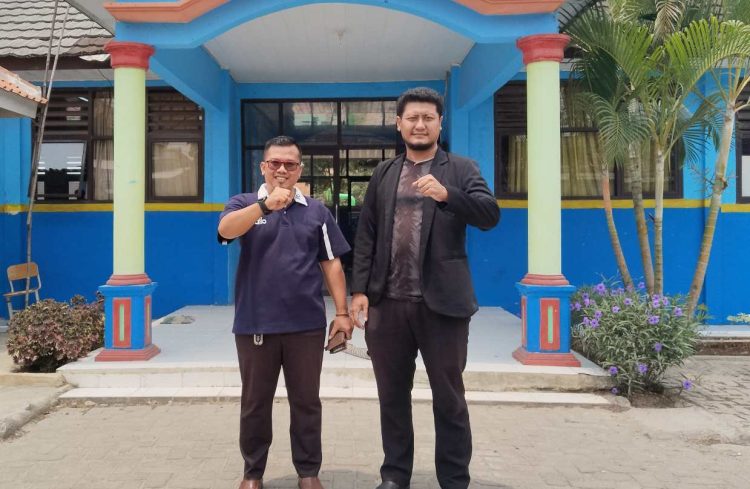 Ishak, SH. MH dan Irvan A Abdillah SH. MH Ialah Alumni SMPN 1 Carenang yang saat ini menjadi lawyer. Dok. (Nurlan)