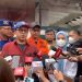 Wakil Menteri Komunikasi dan Digital Nezar Patria memantau pencarian 5 jurnalis dan 3 awak kapal yang hilang kontak di Selat Sunda. Dok. (Ist)