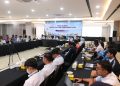Jajaran Manajemen PLN UID Banten bersama Vice President Strategi dan Tata Kelola Divisi HSSE PT PLN (Persero) Kantor Pusat serta Tim LPPKM FKM UI pada pembukaan Safety Culture Assessment Level (SCAL) di Kantor PLN UID Banten. Dok. (Ist)