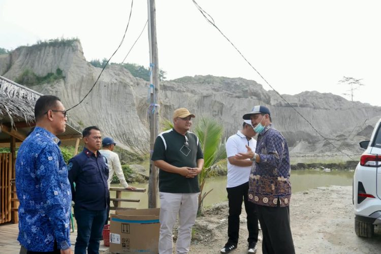 Satgas Pemkab Serang melakukan peninjauan aktivitas galian c di Pabuaran dan Ciomas. Dok. (Ist)
