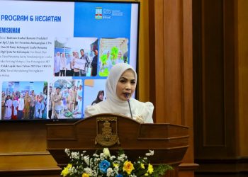 Bupati Serang saat menyampaikan keberhasilan program pada HUT Kabupaten Serang yang ke 500 tahun di ruang rapat paripurna DPRD Kabupaten Serang. Dok. (Ist)