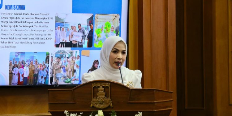 Bupati Serang saat menyampaikan keberhasilan program pada HUT Kabupaten Serang yang ke 500 tahun di ruang rapat paripurna DPRD Kabupaten Serang. Dok. (Ist)