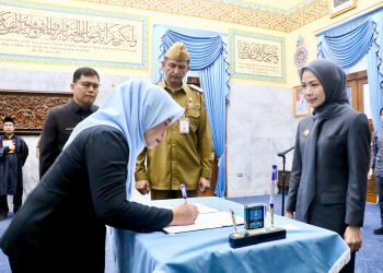 Bupati Serang melantik sejumlah Pejabat Administrasi di Pemkab Serang. Dok. (Ist)