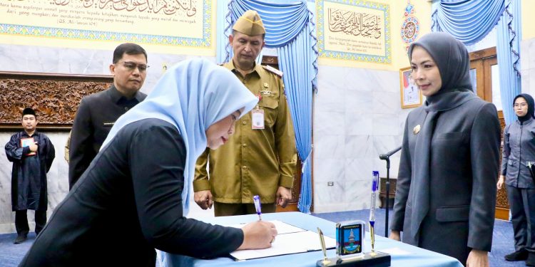 Bupati Serang melantik sejumlah Pejabat Administrasi di Pemkab Serang. Dok. (Ist)